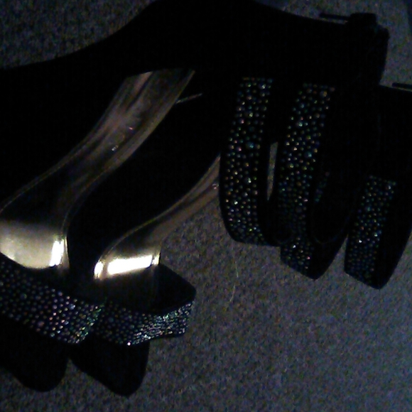 Shoes - Picture 3 of 3